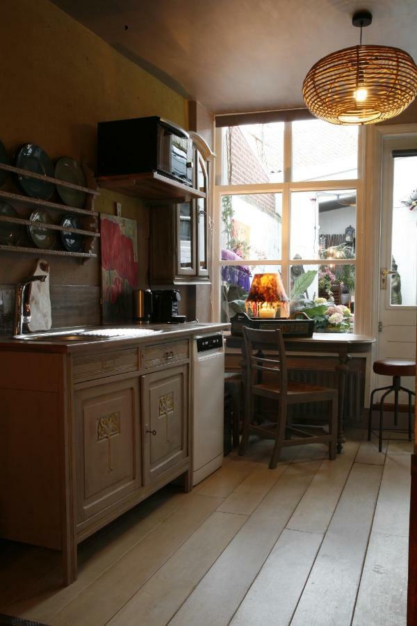 Bed and Breakfast Downtown46 Bergen op Zoom Exterior foto